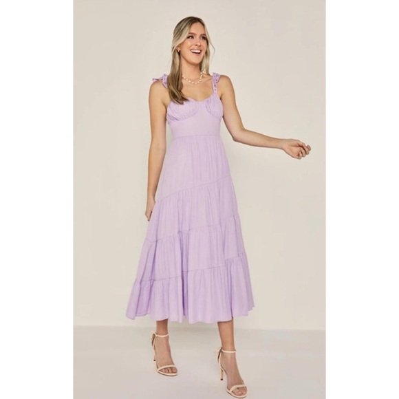 Francesca's Collections Dresses & Skirts - Francesca's Collections Lilac Tiered Midi Dress